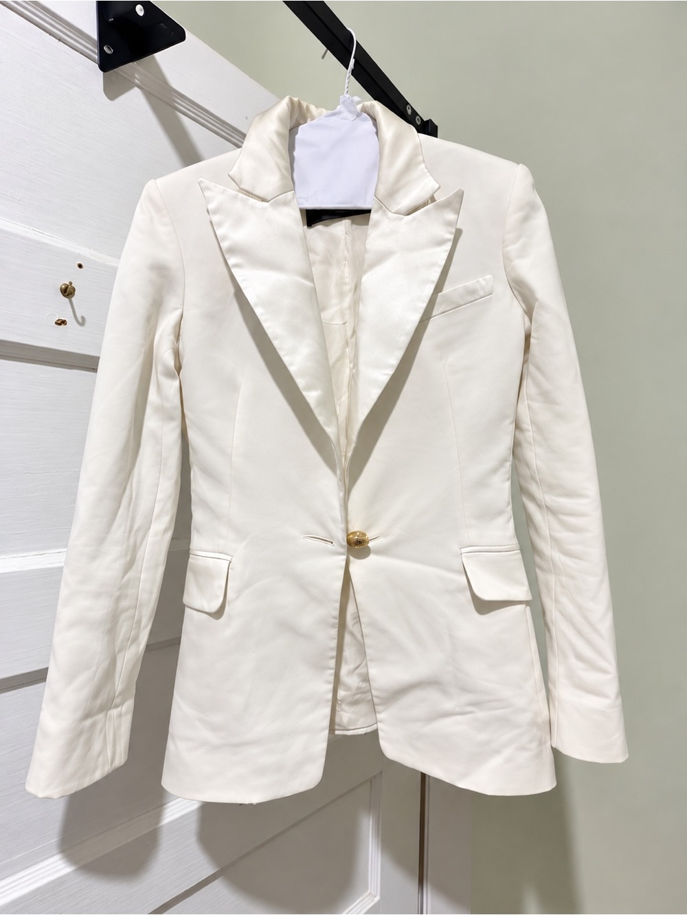 Balmain Women's Cream Single Button Blazer
